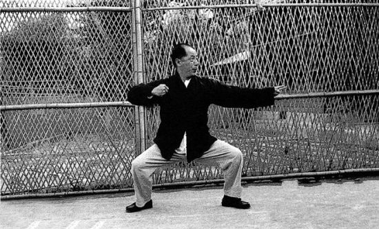 张学良台湾囚禁生活怎样度过的,张学良在台湾囚禁生活怎样度过的