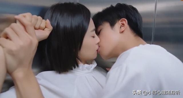 下一站是幸福拥吻,下一站是幸福的接吻片段