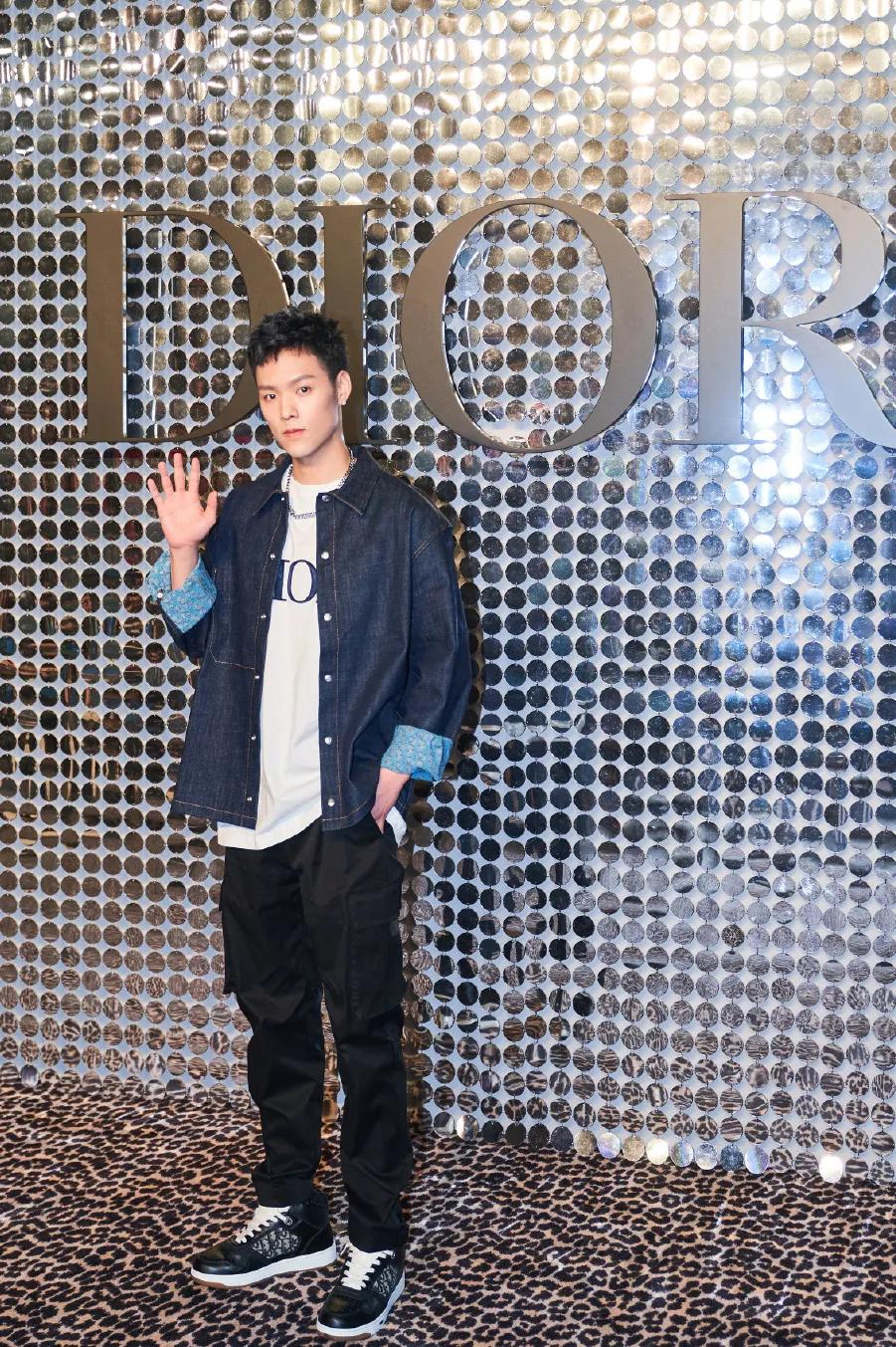 迪奥dior2020走秀冬季款运动鞋,dior2012春夏走秀视频完整版