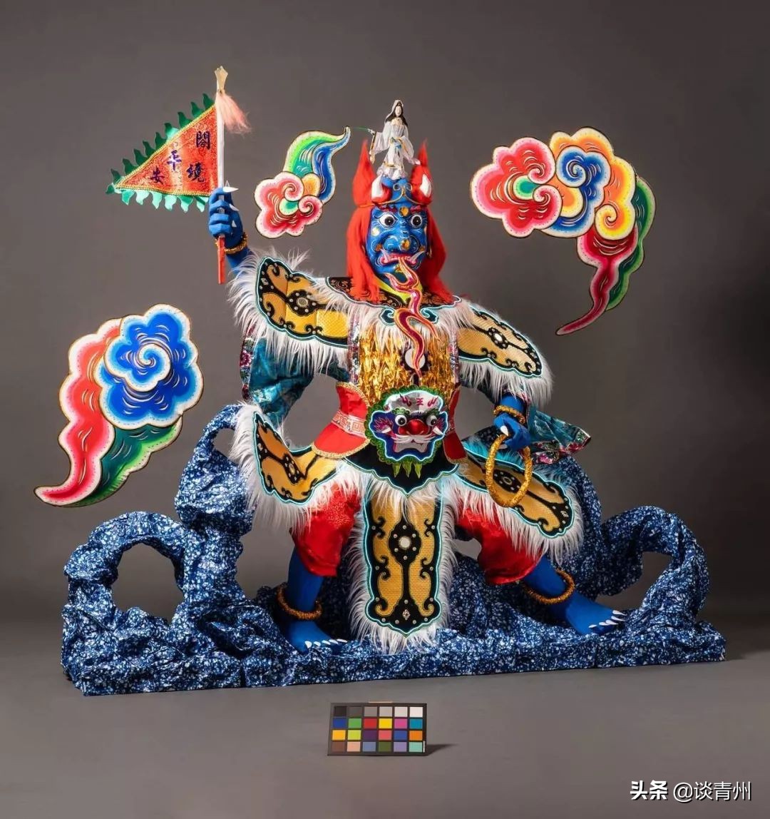 中国人烧给死人的纸扎，登上巴黎设计周，还被法国的博物馆收藏