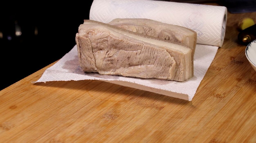 做红烧肉不用香料好吃吗,做红烧肉用白糖好吃吗