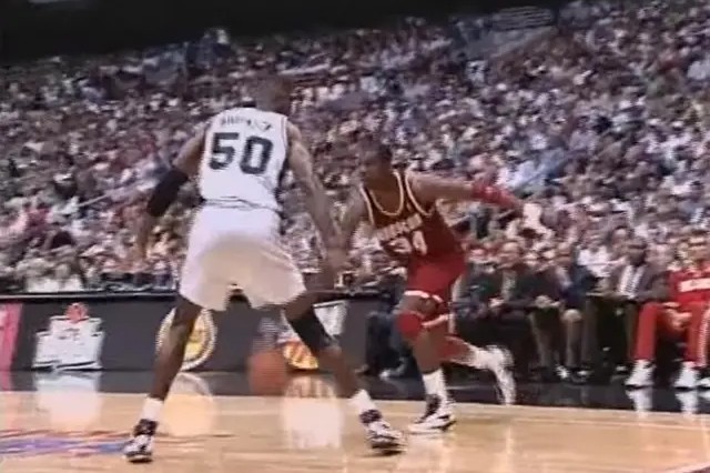 公牛王朝最惧怕的中锋奥拉朱旺,公牛队史最强中锋