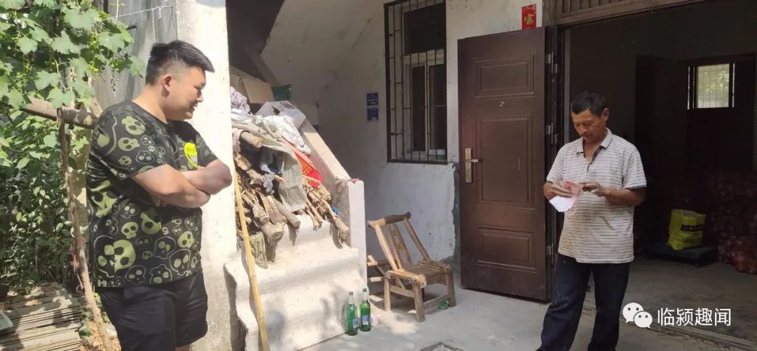 蔬菜滞销小伙带千万去收购,20万斤包菜滞销男子买1万斤