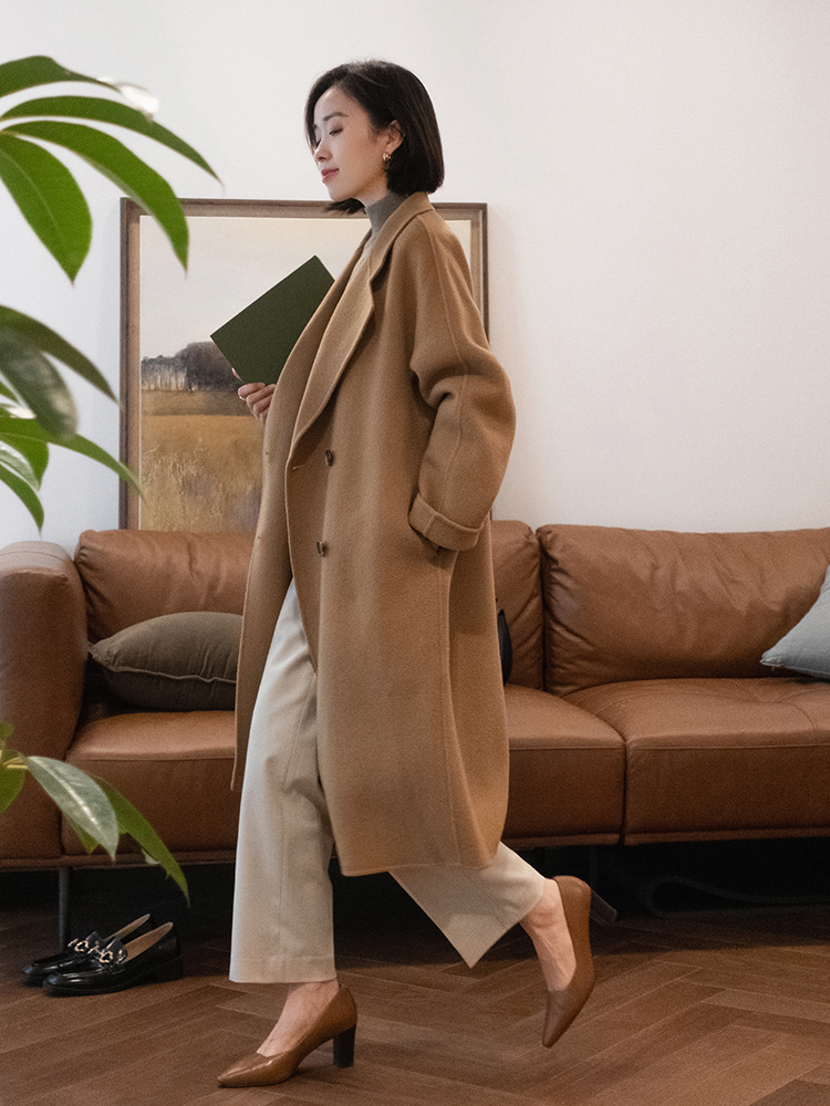 大衣内搭连帽针织衫穿搭,秋冬季节大衣穿搭技巧