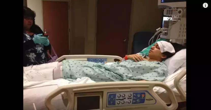 全身瘫痪，经历10次手术后康复，她就这样一步一步实现了医生梦