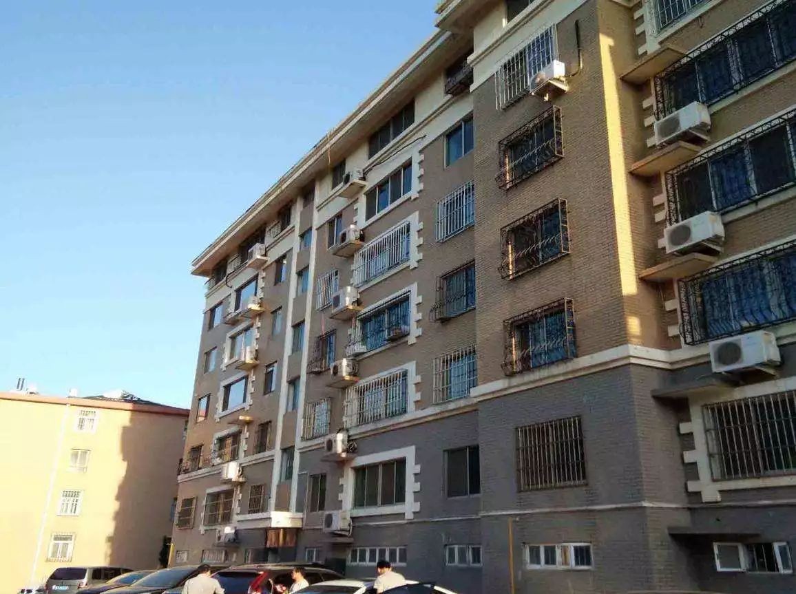 电梯房与楼梯房哪个保值,电梯房和楼梯房哪个更好