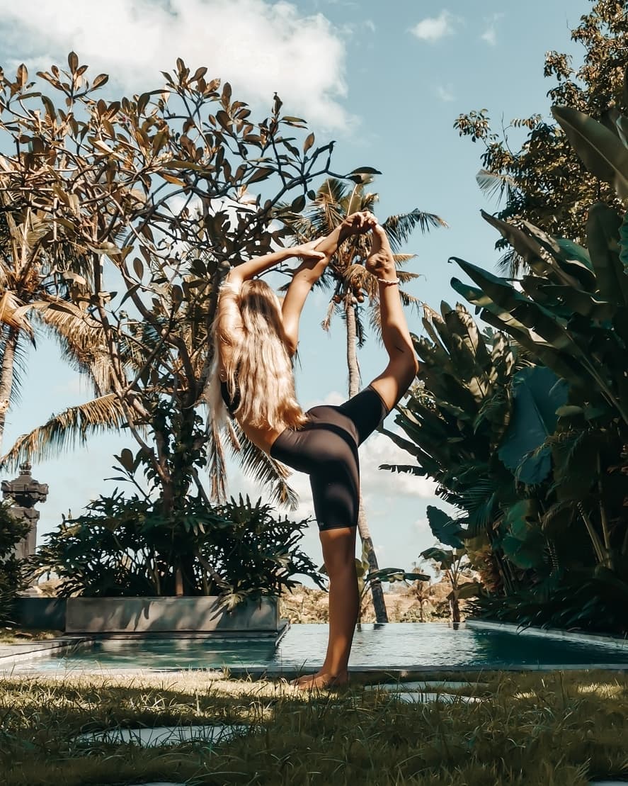 乔欣成熟黑裙写真照,乔欣最新惊艳写真