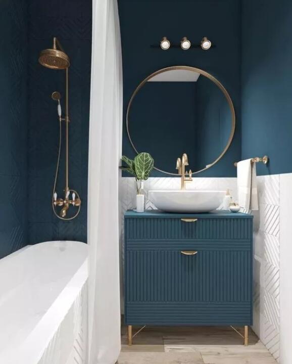 卫生间杂乱无章,卫生间很乱全是管子怎么办