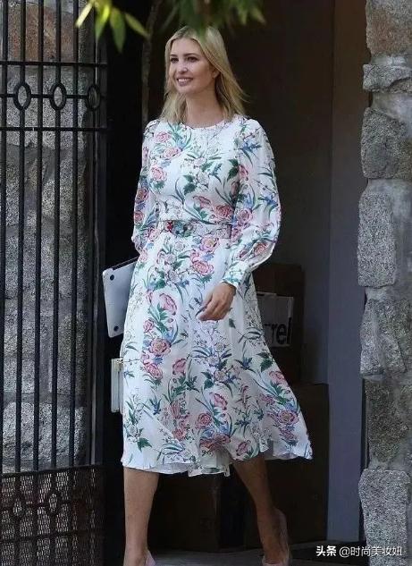 伊万卡最新亮相穿得太少女了 (伊万卡穿吊带紧身裙出席活动照片)