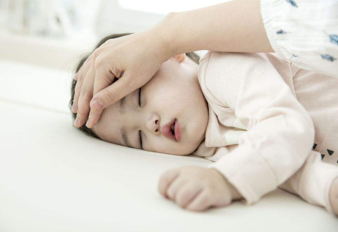 给孩子断奶好心疼,孩子无痛断奶的正确方法