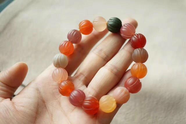 文玩手串保养太麻烦？学会这7个守则，所有文玩手串都适用