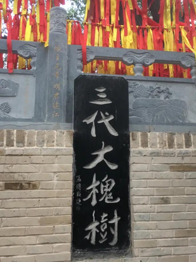 你右脚小拇指指甲盖是爽的吗？