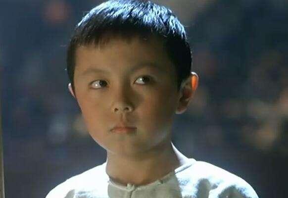 一代童星没落史:李连杰接班人谢苗翻红艰难,悄悄娶回仙3圣姑