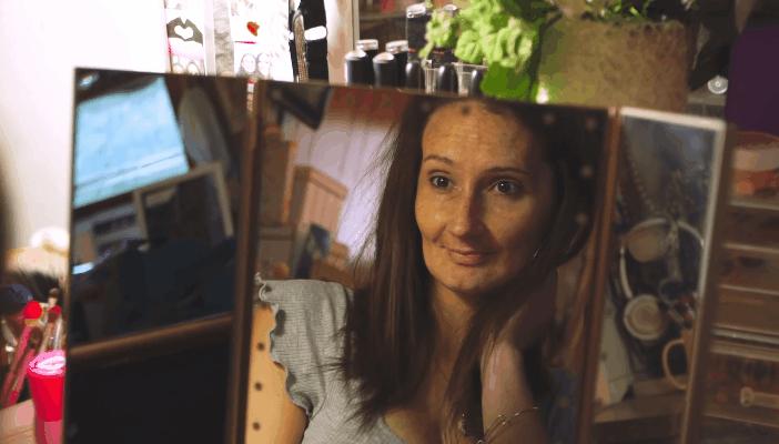 她21岁生娃,9年后牙齿掉光,卸妆惊呆网友:真实的自己最美