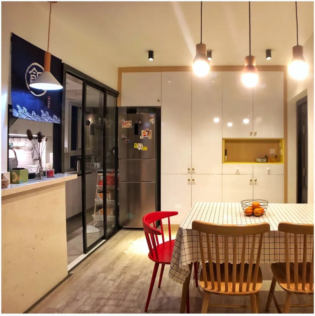 定制餐边柜子不显压抑,定制餐边柜留空