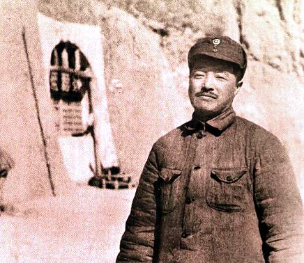 十大元帅40岁时是何身份：林彪是司令，陈毅是军长，贺龙挖野菜