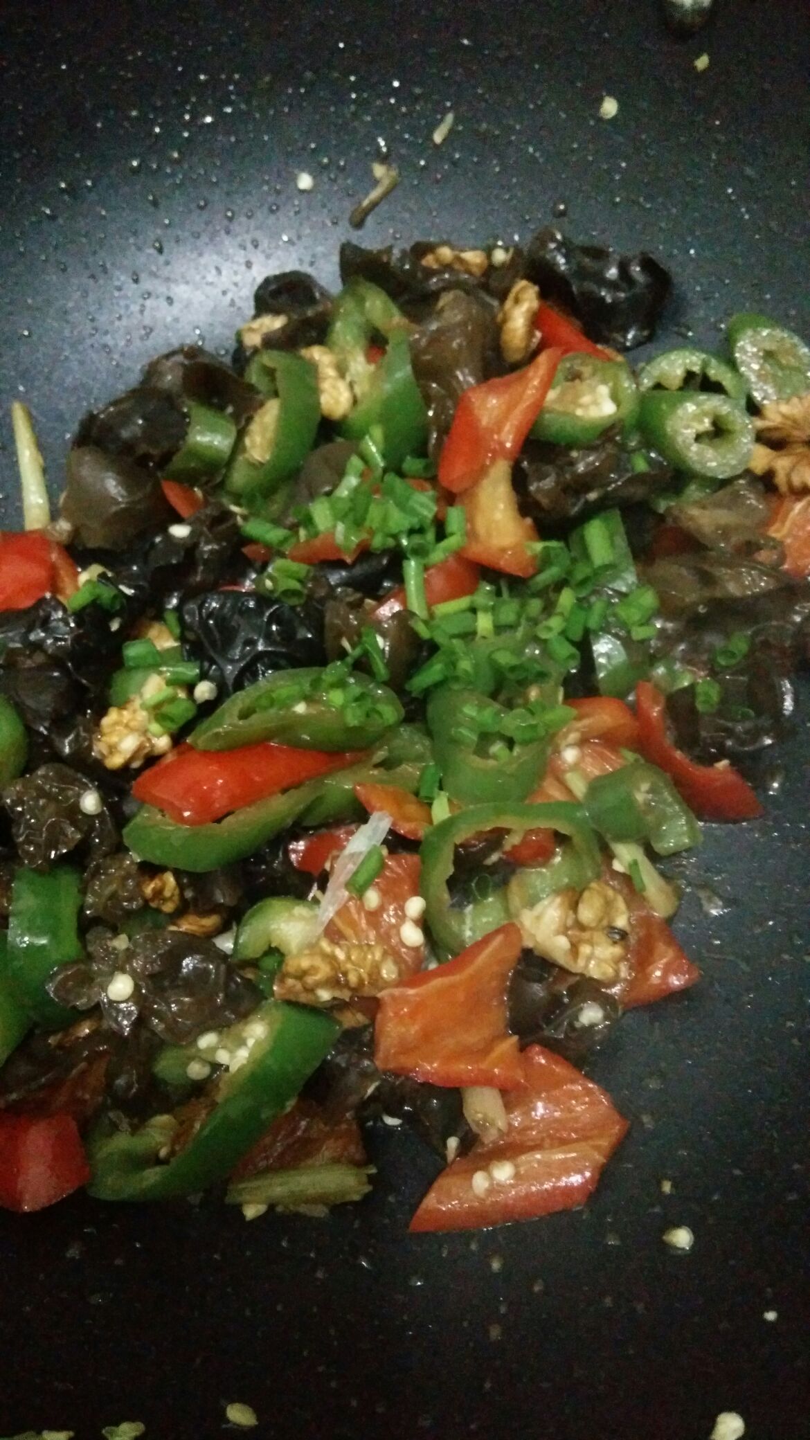 年轻白发吃什么调理最好,防脱发白发食谱