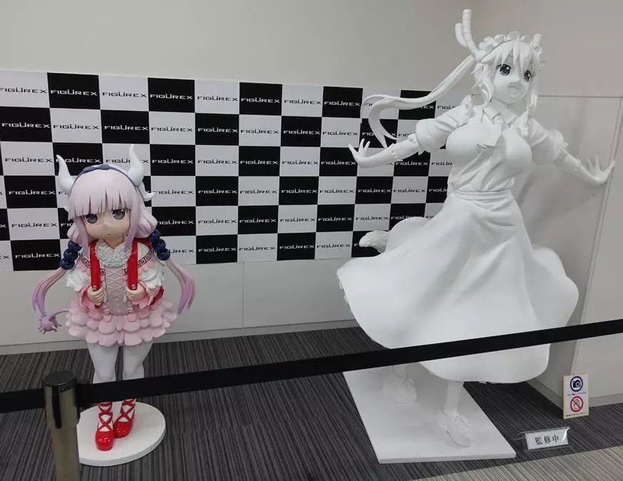 多名等身大“老婆”手办，现身宅男圣地，阿宅：我全都要！