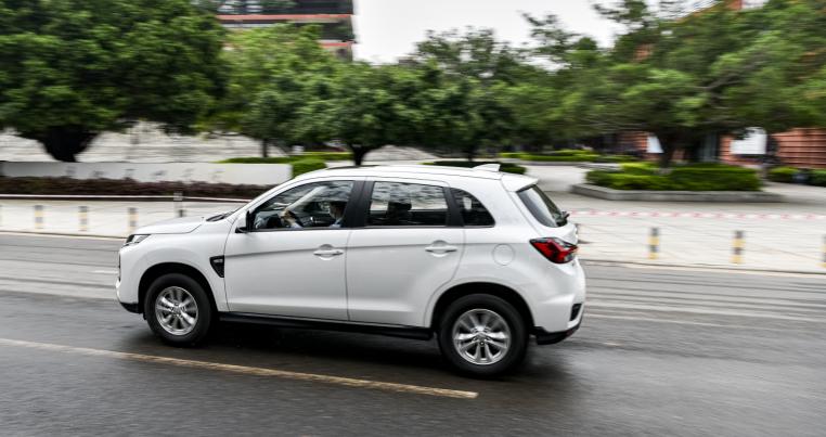 三菱劲炫手动挡1.6l新车多少钱,17年二手劲炫1.6l手动挡