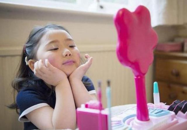 孩子早熟有什么原因可以控制,孩子有早熟现象怎么办