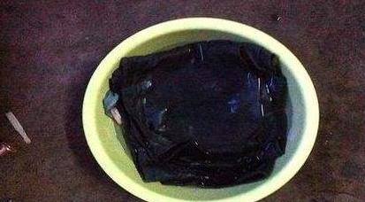 牛仔裤褪色有什么办法解决,牛仔裤褪色用什么方法处理好