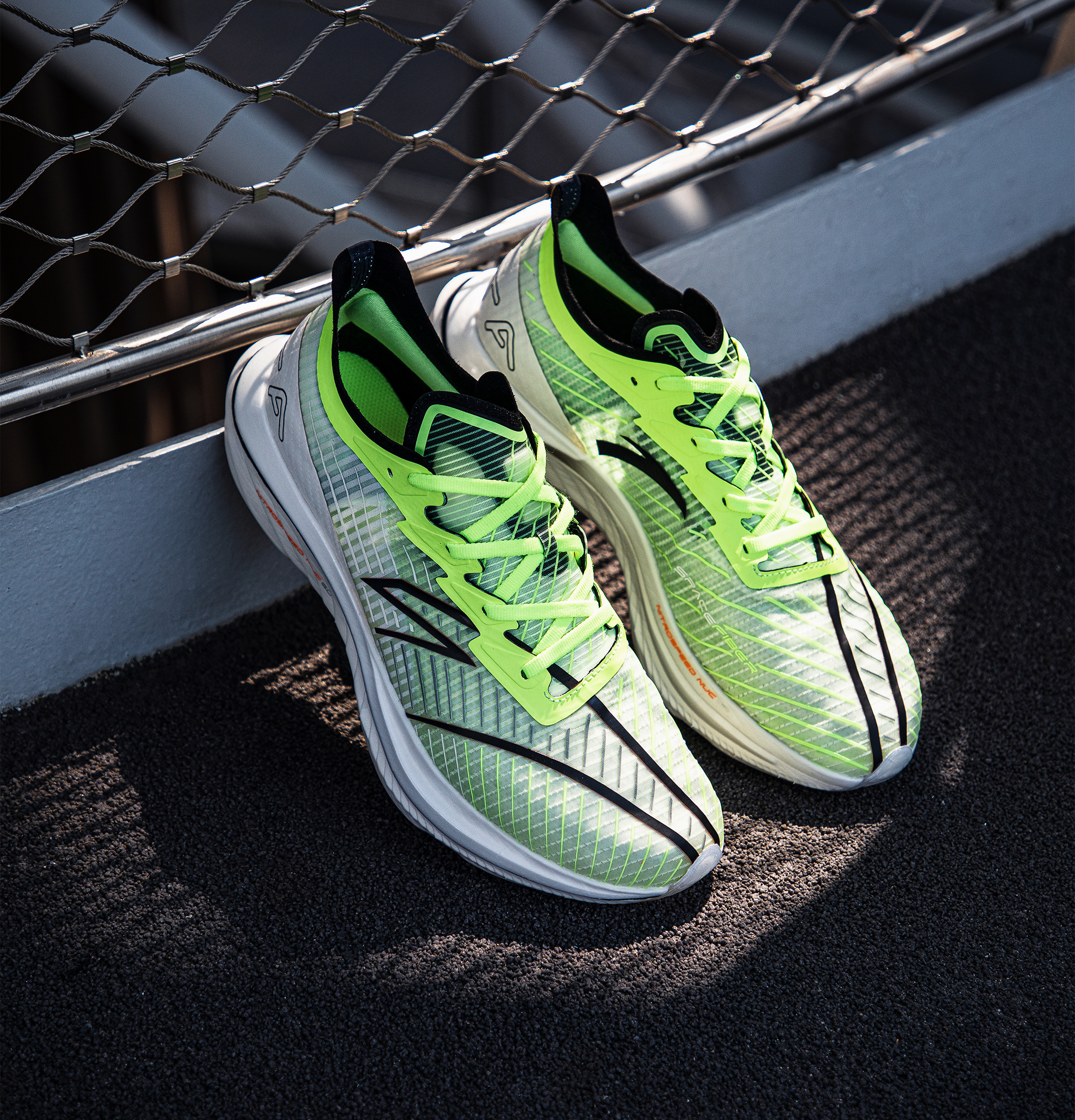 高颜值反光跑鞋,高回头率跑鞋