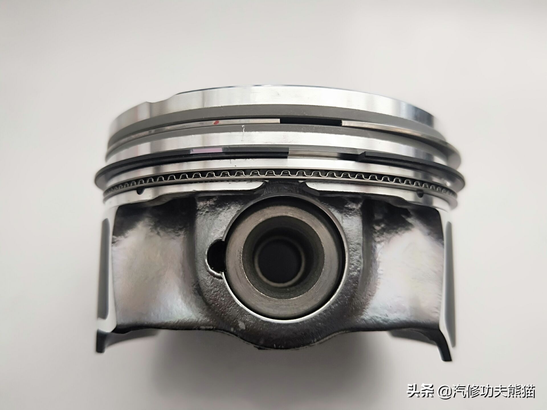 07年奥迪a6轻微烧机油怎么解决,奥迪2007款a6烧机油的原因