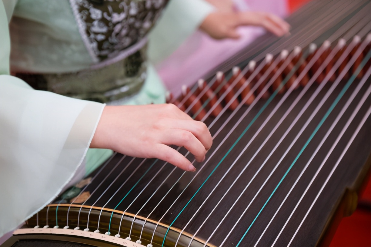 弹古筝基础技法的好处,孩子零基础学古筝要多久可以弹曲