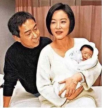 一代侠女插足秦汉婚姻,嫁豪门却独守空房,继女还深陷“*照门艳**”