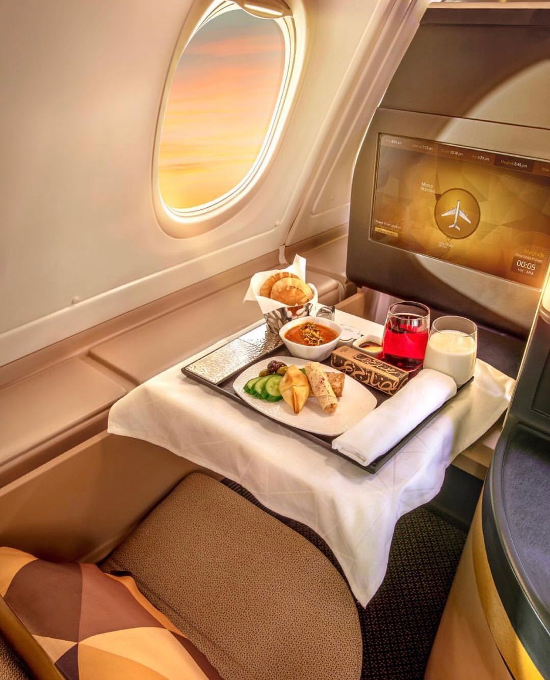 阿提哈德航空a380商务舱,阿提哈德a380头等舱体验