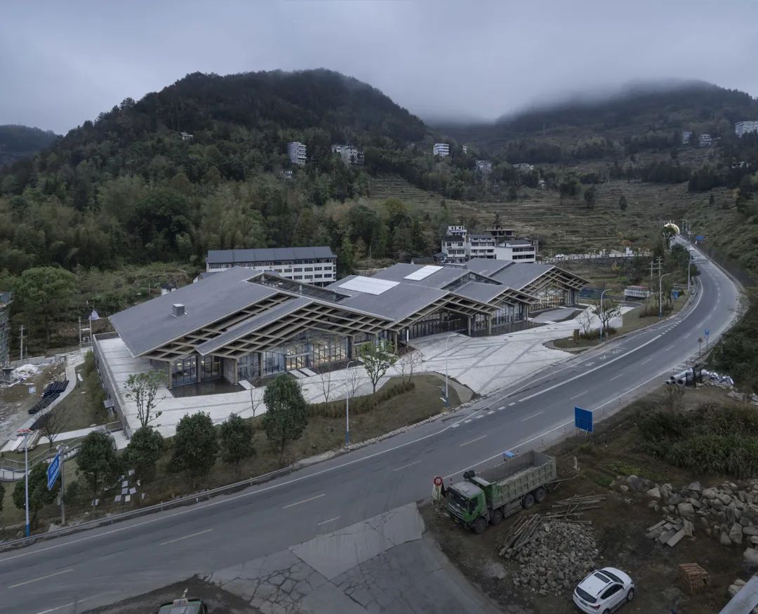 什么是坡屋顶有什么优缺点,什么是坡屋顶保温