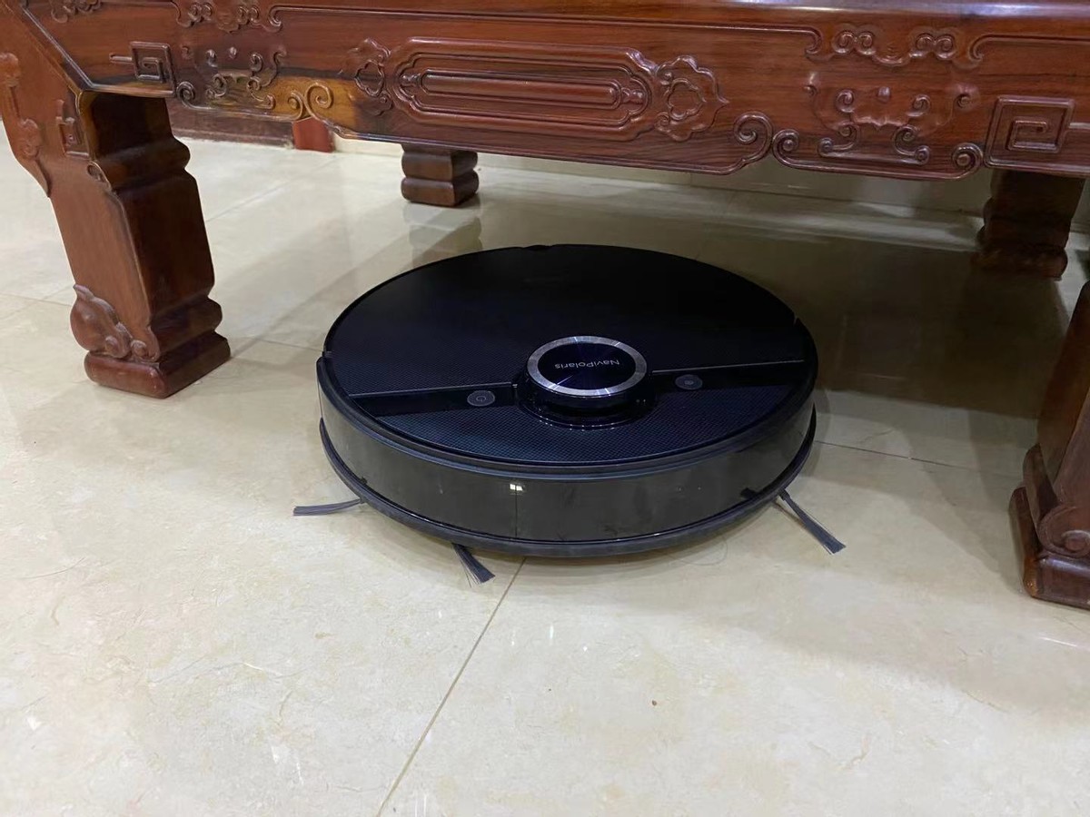 边扫拖边消毒，带电解除菌和自动集尘站的美的扫拖机器人S8+测评