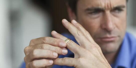 婢虫床鐨勭櫧鏃ユⅵ瑙嗛,婢虫床缇庢ⅵ涔嬫梾