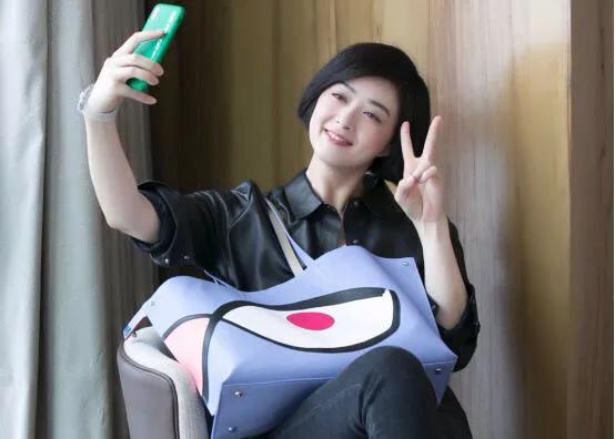 蒋欣很漂亮,蒋欣漂亮吗面部看起来好不自然