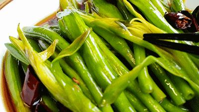 吃新鲜黄花菜中毒在家自救办法,黄花菜怎样吃才能避免中毒