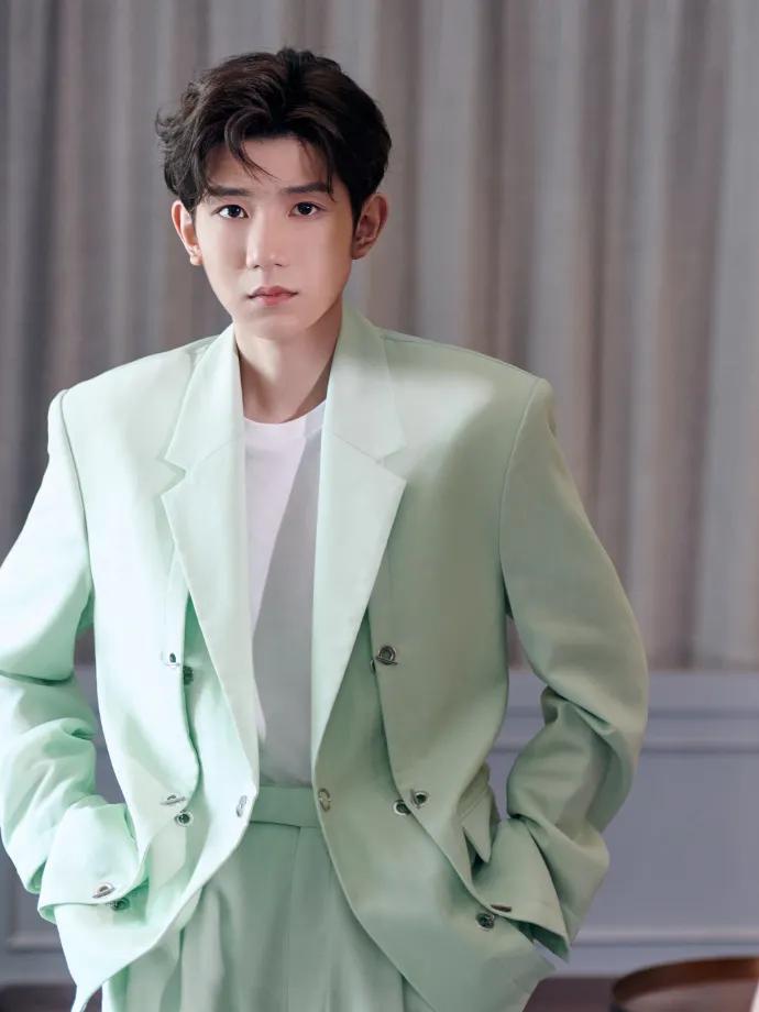 王源同款薄荷绿,王源最新代言的品牌