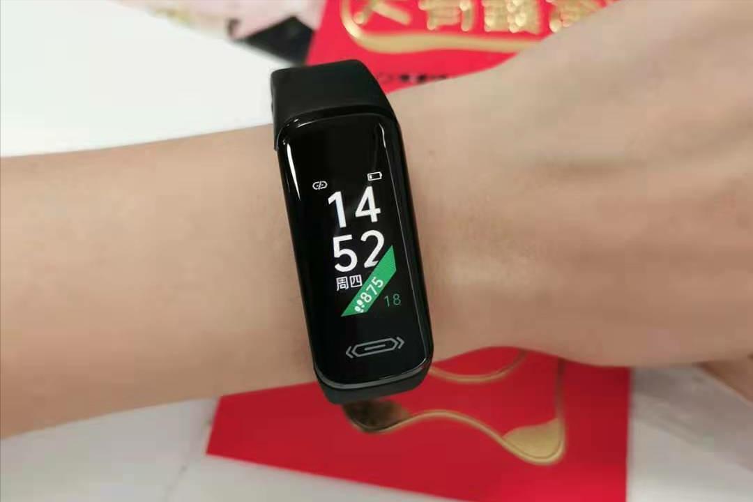 didoR6智能手环:送给准大学生表妹的礼物