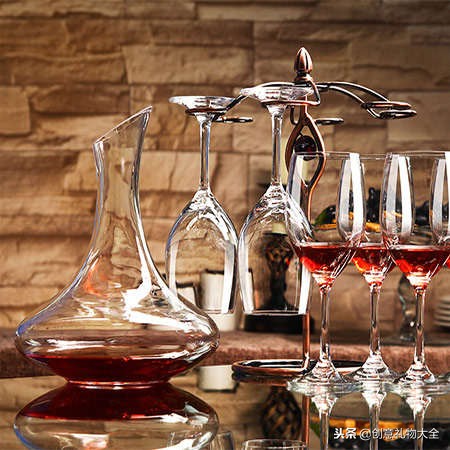 喝酒礼品,喝酒必备的礼物有哪些图片