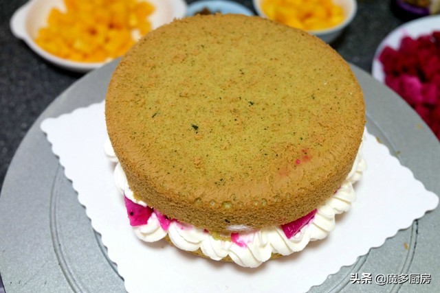 蛋糕做起来好吃又简单,怎样用家里的材料制作美味的蛋糕