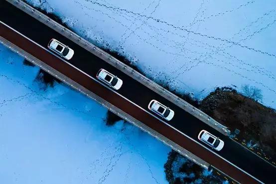 东风本田冰雪远征车队集结松发集团度假宾馆，冰上篝火不夜天！