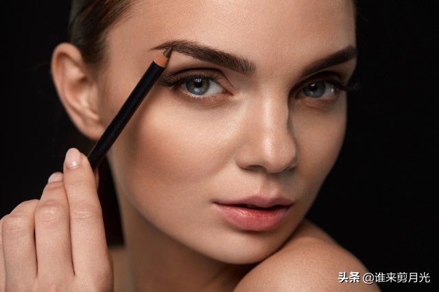 化妆初学者眉毛怎么画,初学者学化妆画眉毛的技巧图解