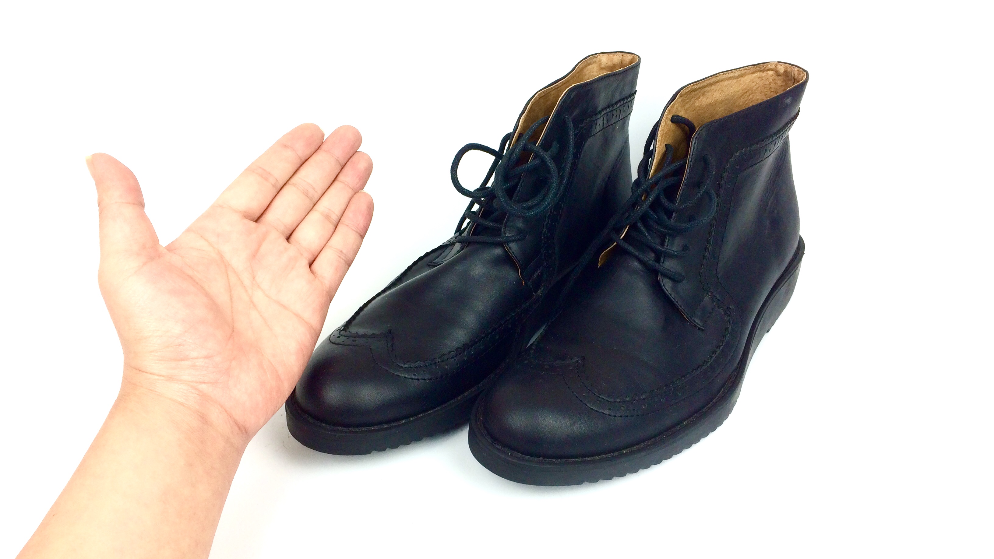 皮鞋发霉了可以用75%的酒精擦吗,皮鞋发霉洗了又出现怎么办