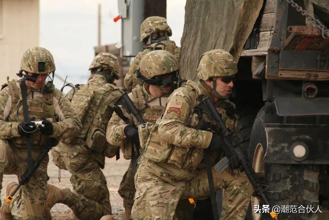 从步兵到吉利服,rafsimons迷彩