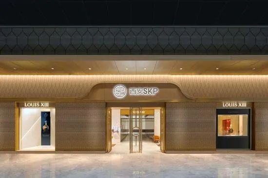 沿着地铁线逛商场，我吹了一天空调~