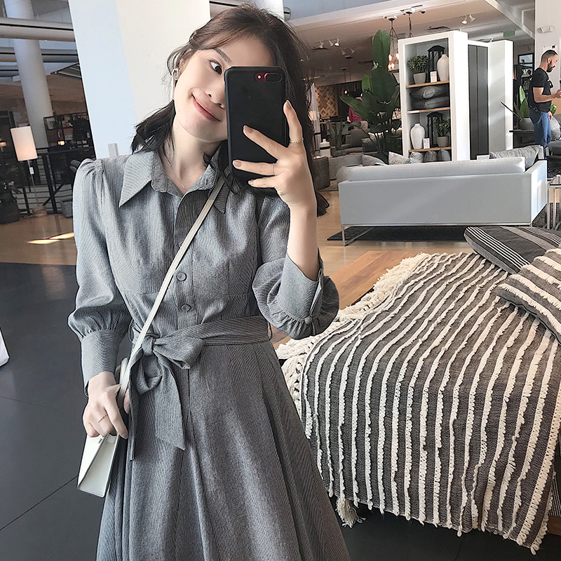 魅力网红连衣裙，显知性优雅，打造夏日迷人“砍男装”