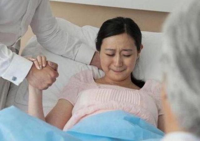 产房护士怒怼家属,产房引产护士说真话