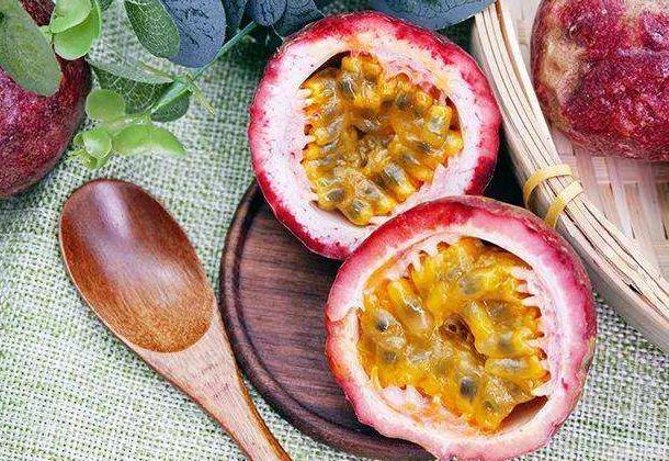 百香果放什么肥料容易开花结果,百香果10月还能开花结果吗