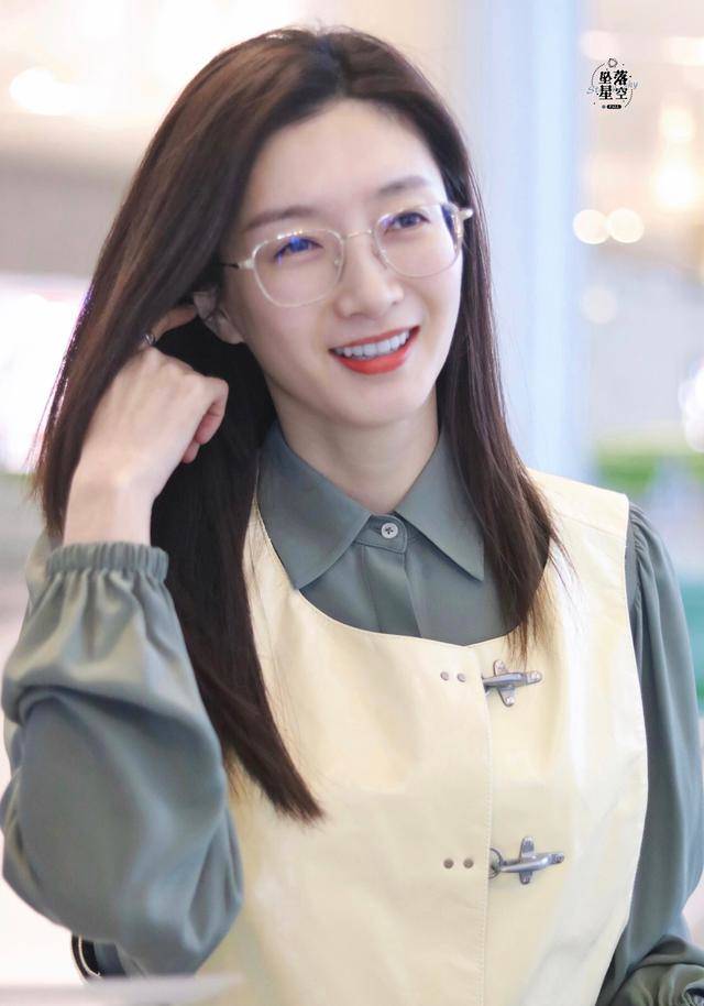 戴眼镜就不能好看吗,眼镜美妆技巧全解析