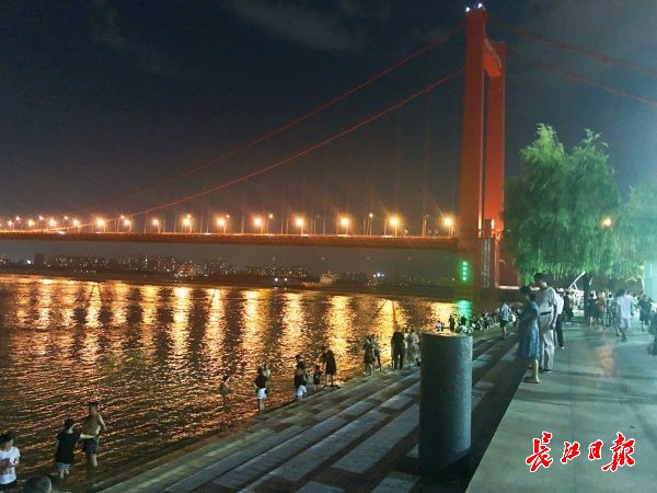 娴佸嚭姹楁按娴戣韩鑸掓湇,娴佷竴韬睏