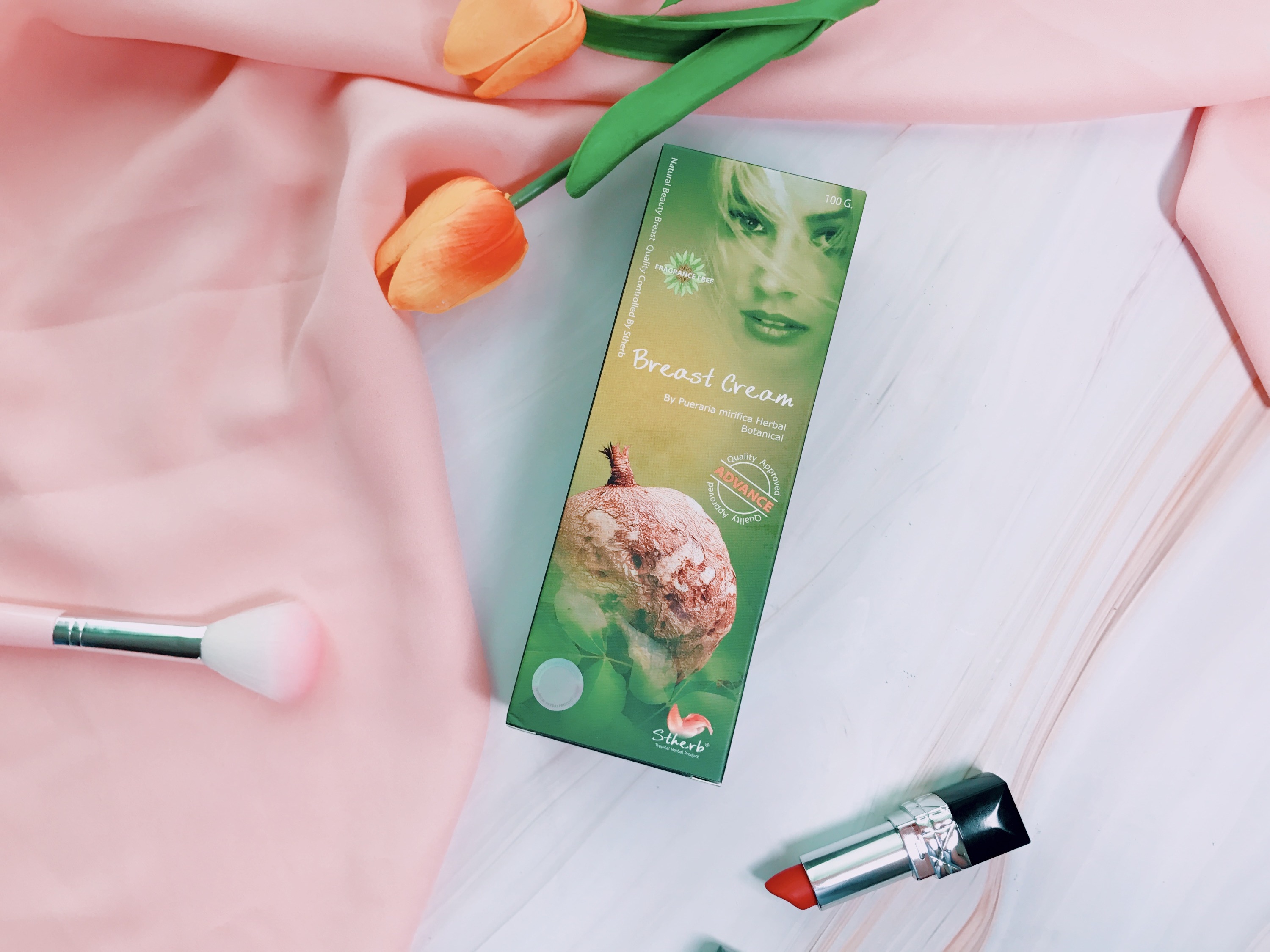 宝伊丰丰胸和圣荷丰胸哪个好,想要丰胸按什么穴位